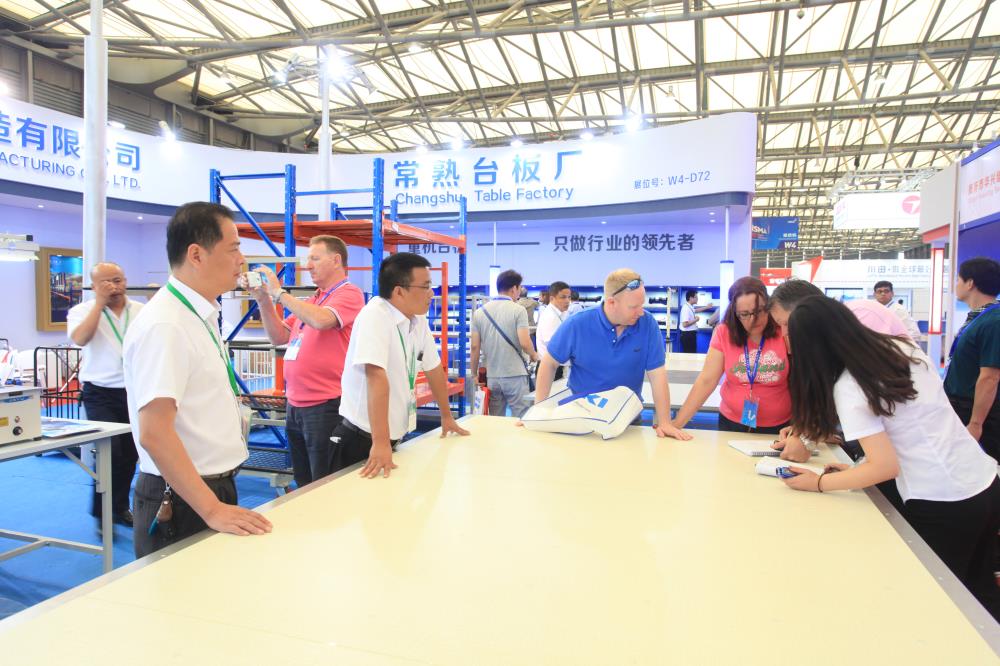 XIDO down jacket filling machine show in shanghai 2015 cisma